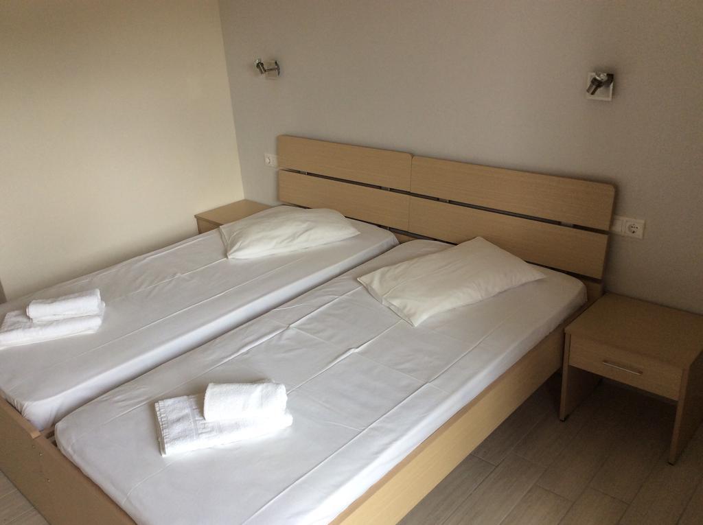 Elena Rooms 플라키아스 객실 사진