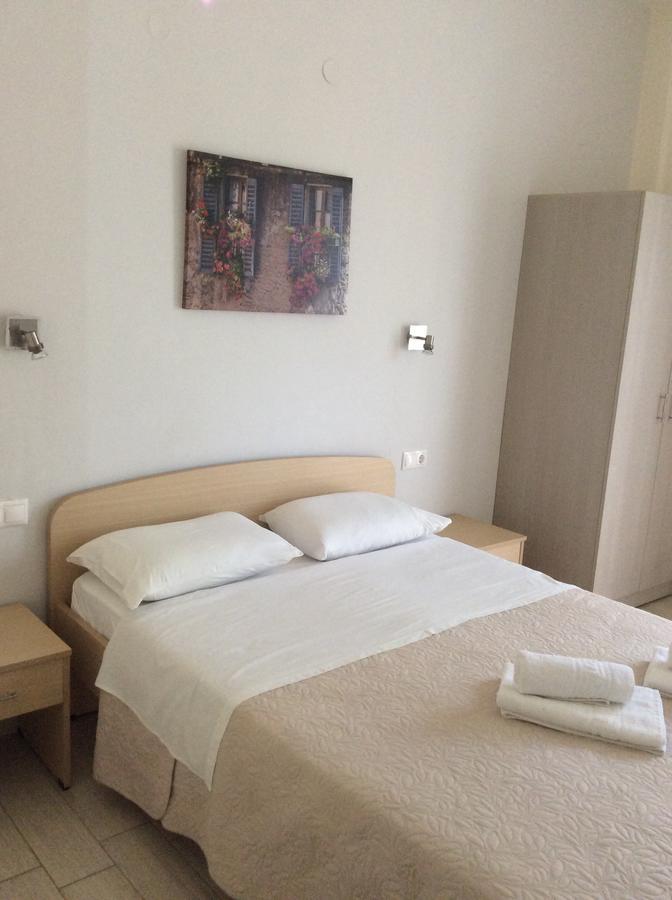 Elena Rooms 플라키아스 외부 사진